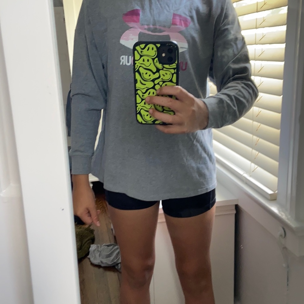 Under armor shirt long sleeved